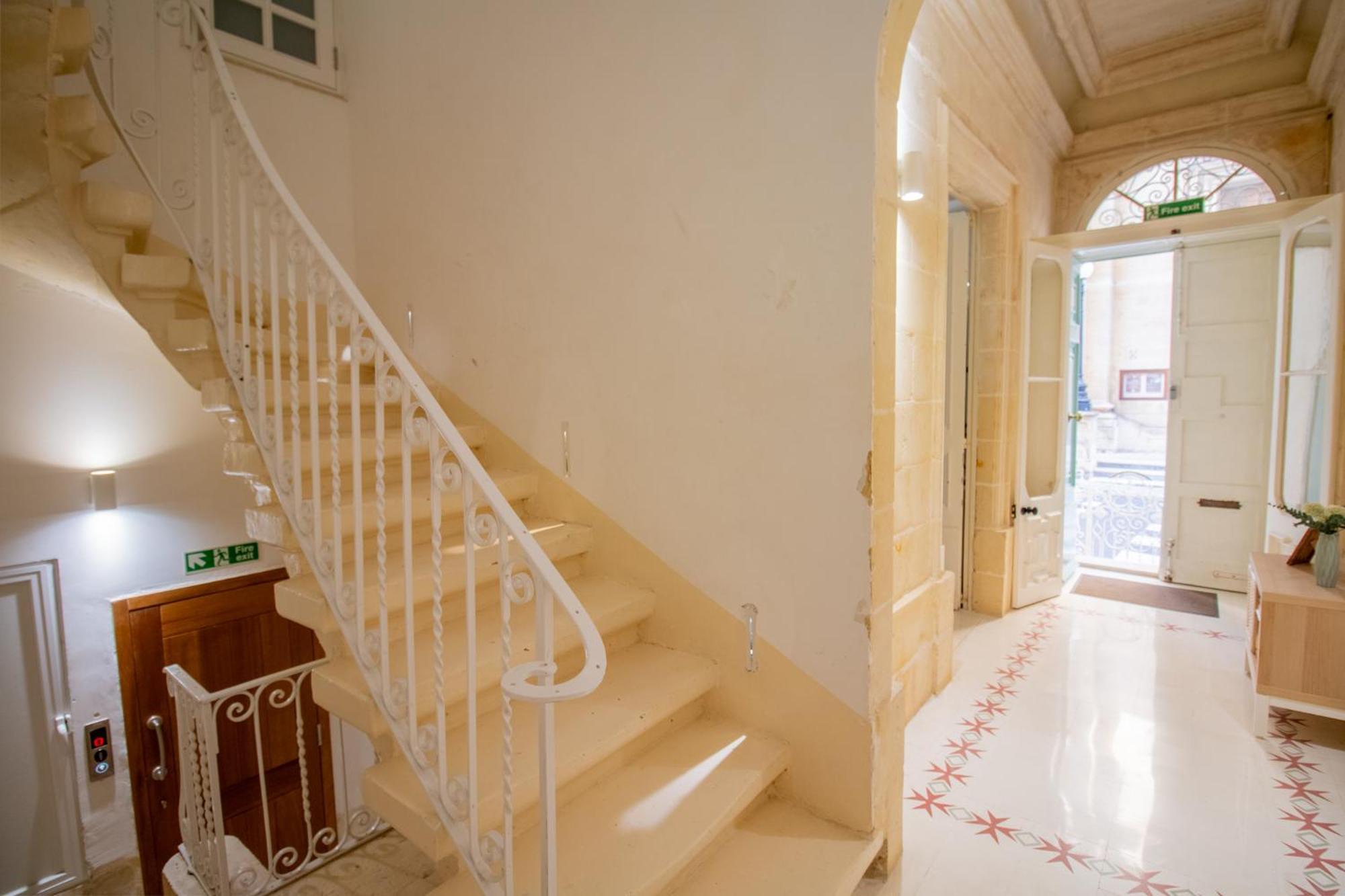 15 Main Gate Aparthotel Birgu Luaran gambar